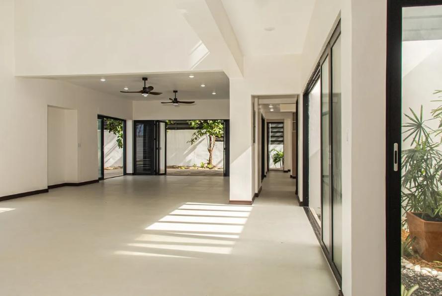 Sleek Oceanfront Tenerife Villa 4BR — photo 2