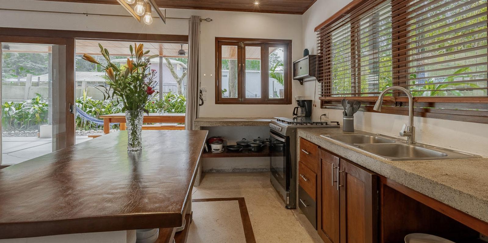 6-Unit Boutique Apartment Hotel for Sale, Santa Teresa, Puntarenas, Costa Rica — photo 3