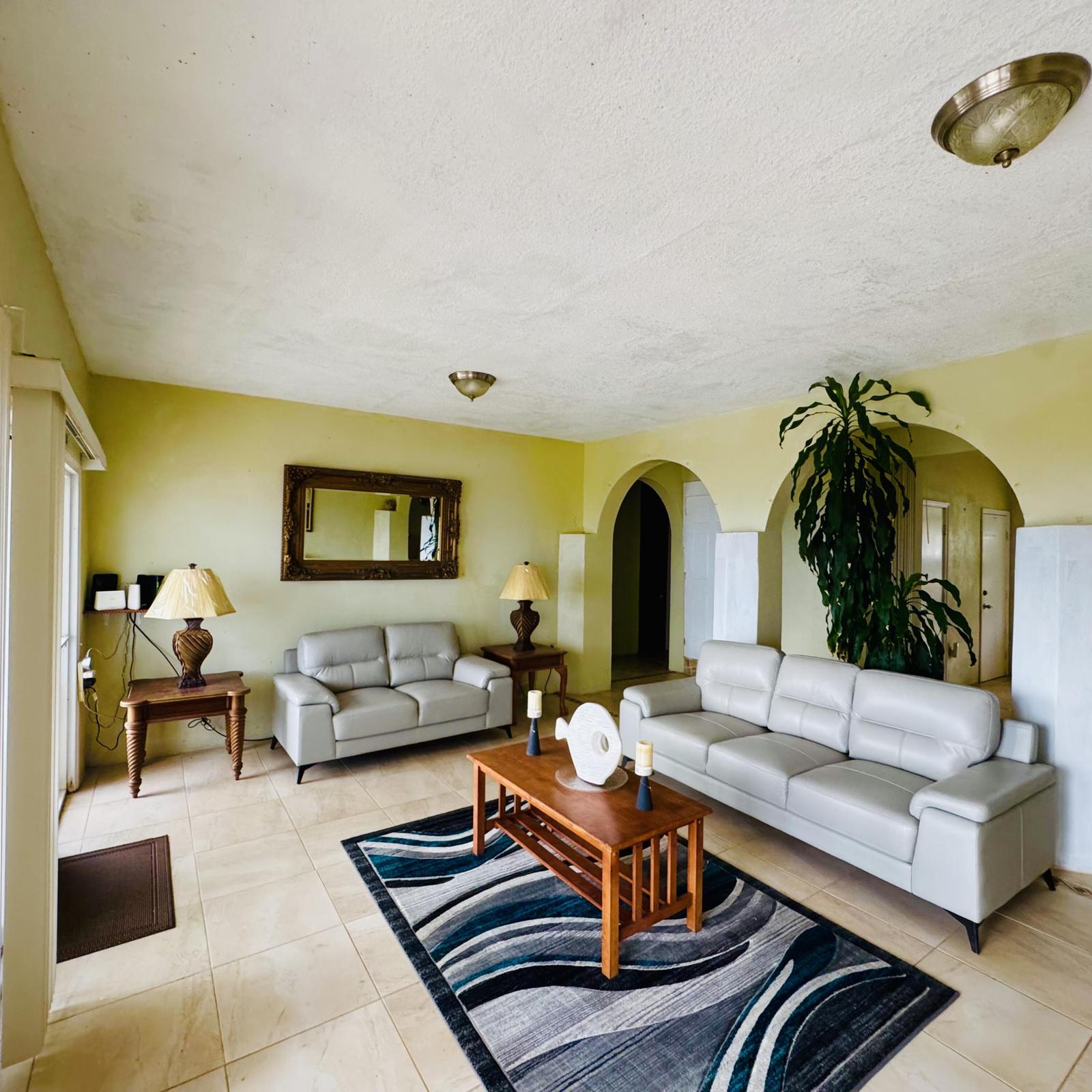 New Listing Res Rental Santa Maria WE — photo 3