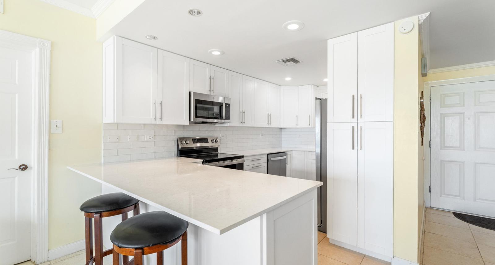 Freehold - BRAND NEW KITCHEN AND BATHROOM RENOVATIONS — photo 2