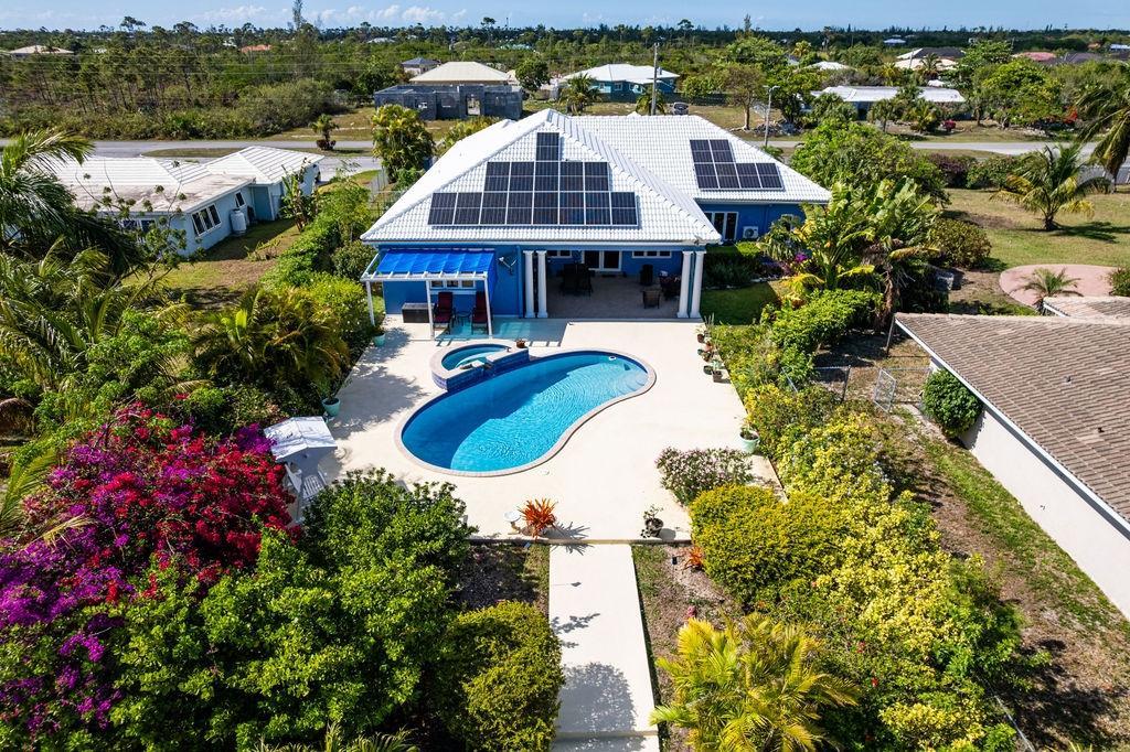 4 bedroom Residence for sale on PINTA AVE in Grand Bahama, The Bahamas — photo 2