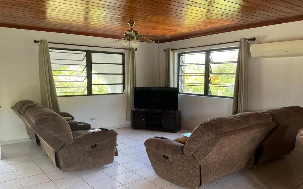 3-bedroom house in Mangrove Bush, Long Island — photo 2