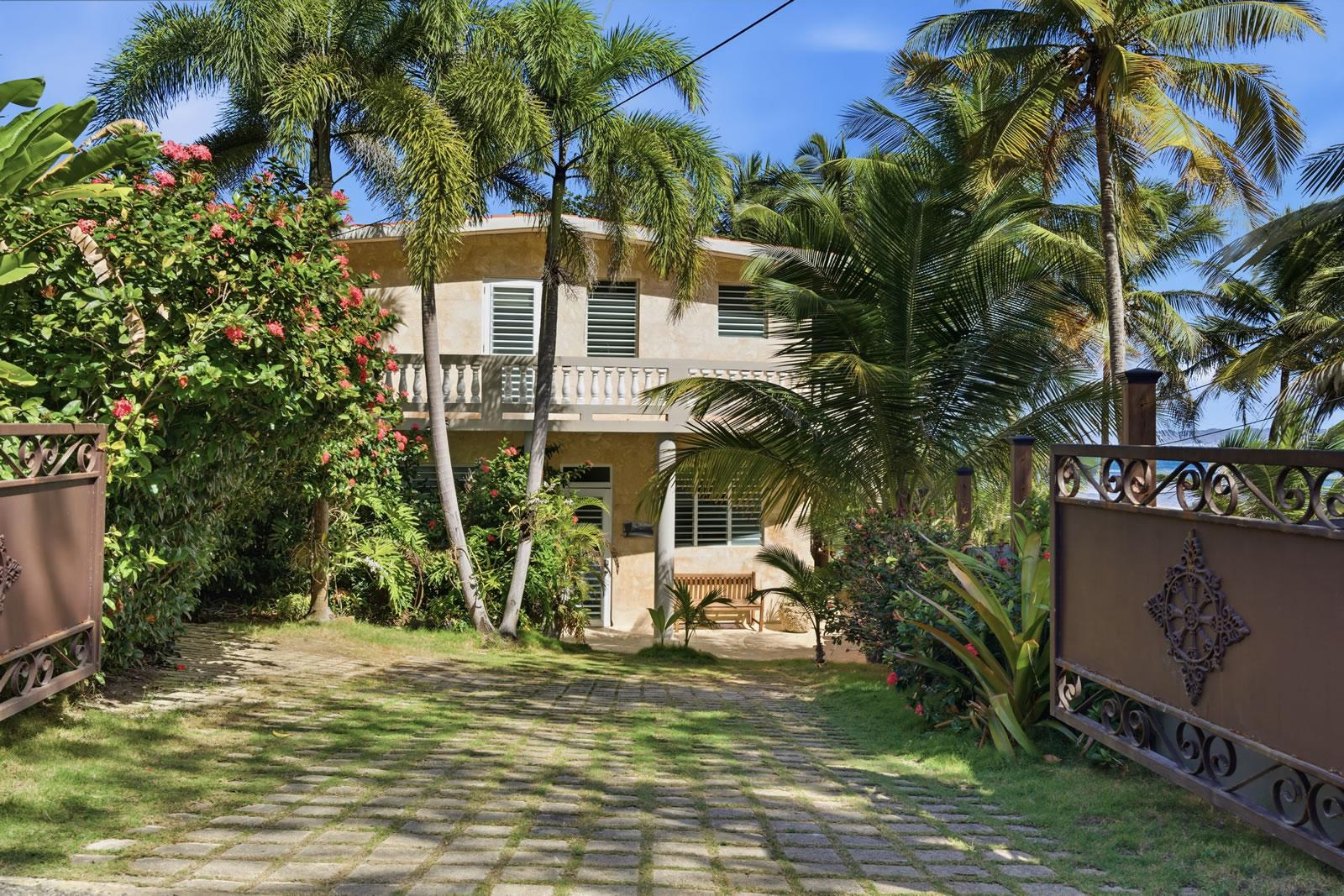 6 Bedroom Beachfront Multi-Unit Residence for Sale — photo 4