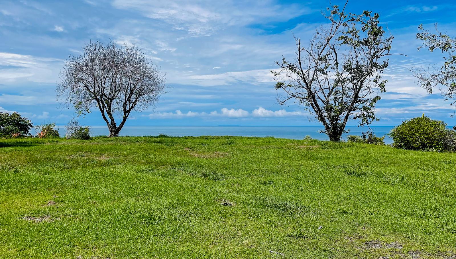 1.2 Hectares of Oceanfront Land for Sale, Ojochal, Puntarenas, Costa Rica — photo 3