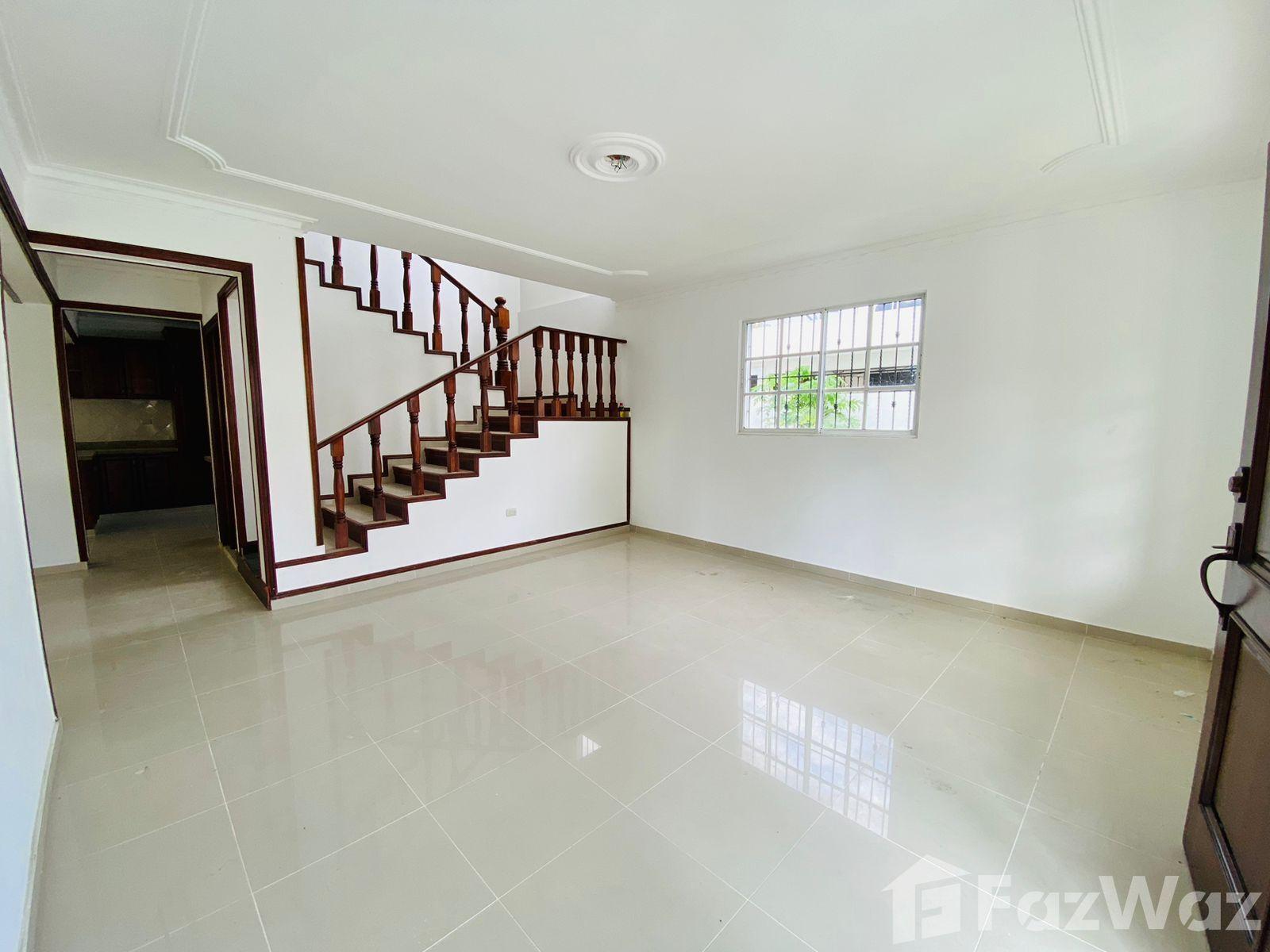 3 Bedroom House, Patio and Terrace for Sale in Villa María — photo 4