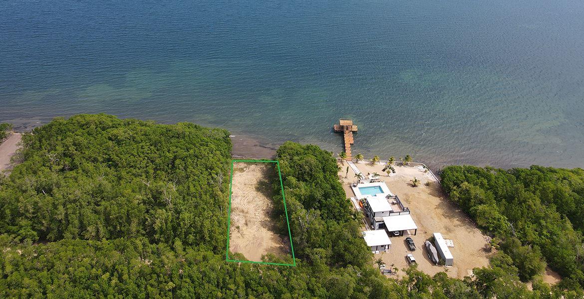 131 Acres of Rich Jungle on the Southern Highway — photo 1