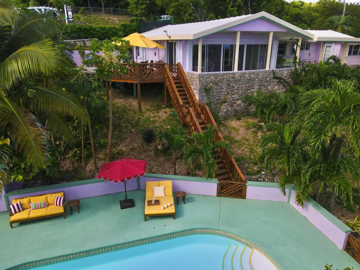 4 Bed 3 Bath Home with Cottage - 7 Little Princesse Co — photo 1
