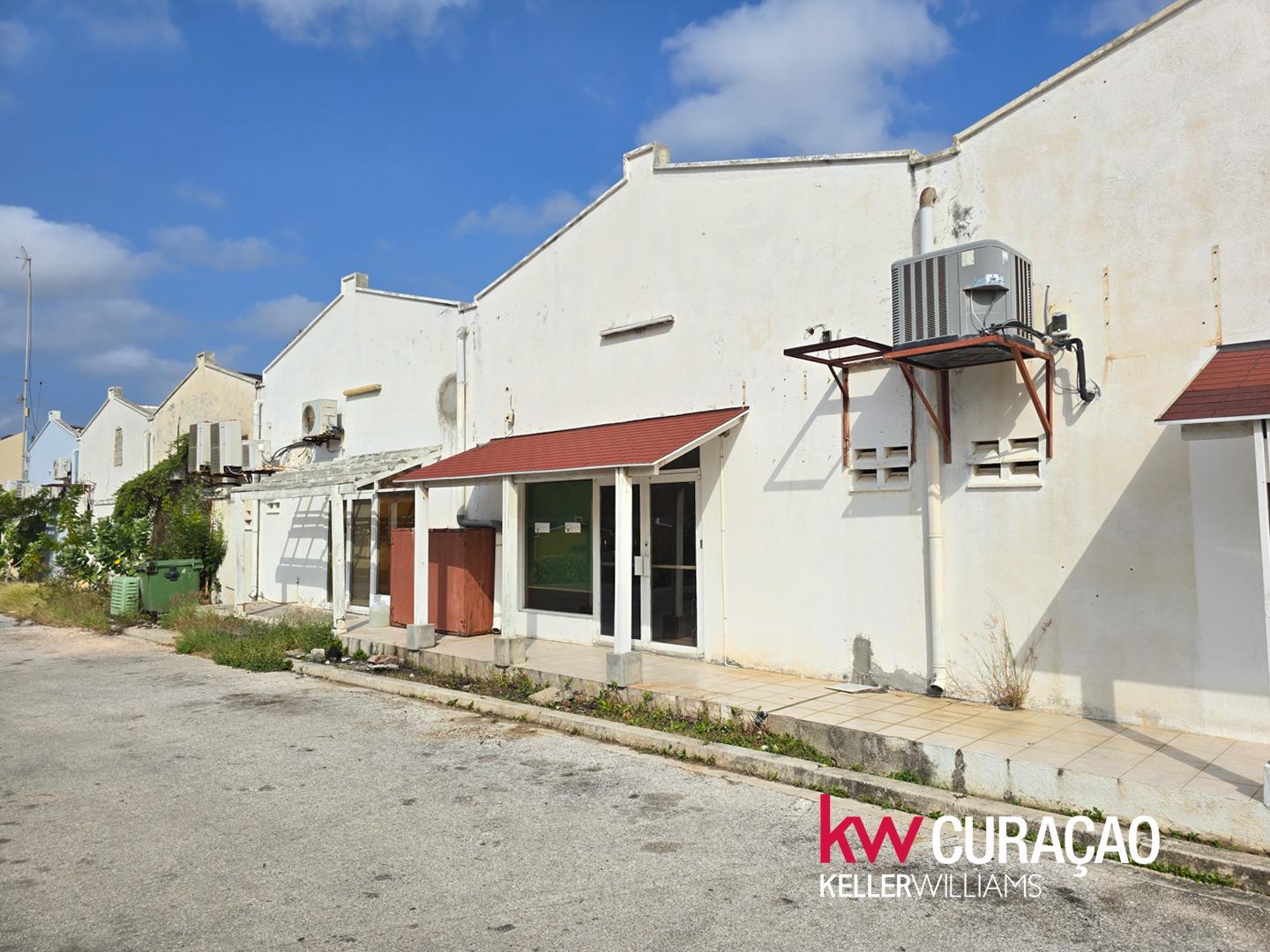 Versatile Commercial Unit for Sale – Groot Piscadera — photo 1