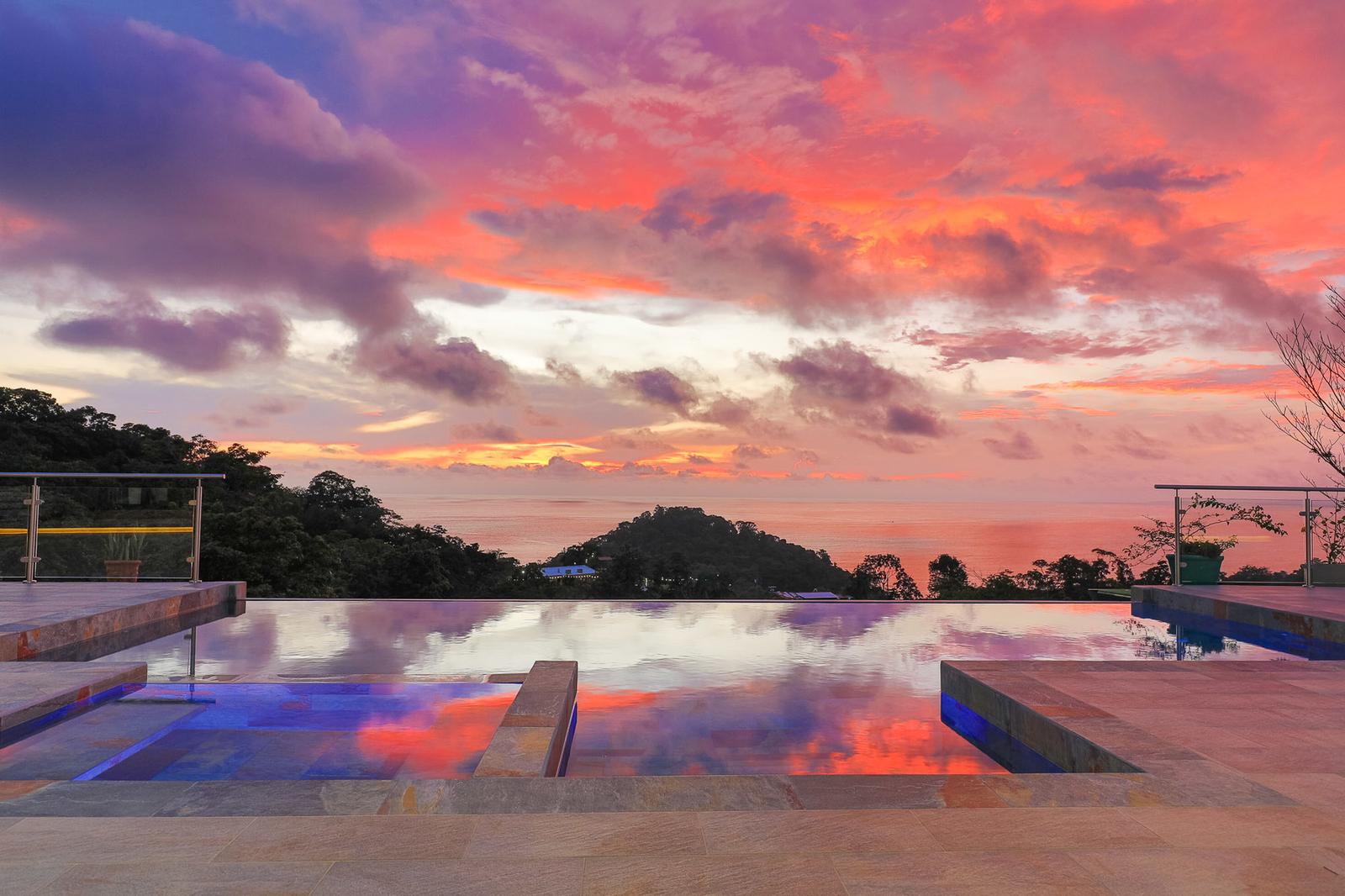 10 Bedroom Luxury Villa for Sale, Manuel Antonio, Puntarenas, Costa Rica — photo 1