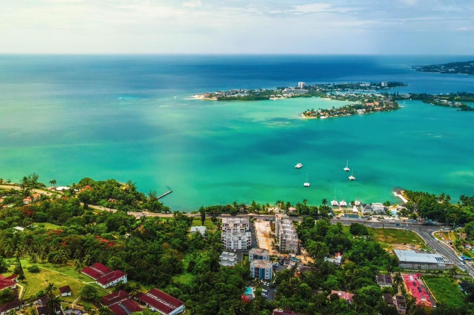 2 Bedroom Condo 9 for Sale, Paradise Bay, Reading, Montego Bay, Jamaica — photo 5