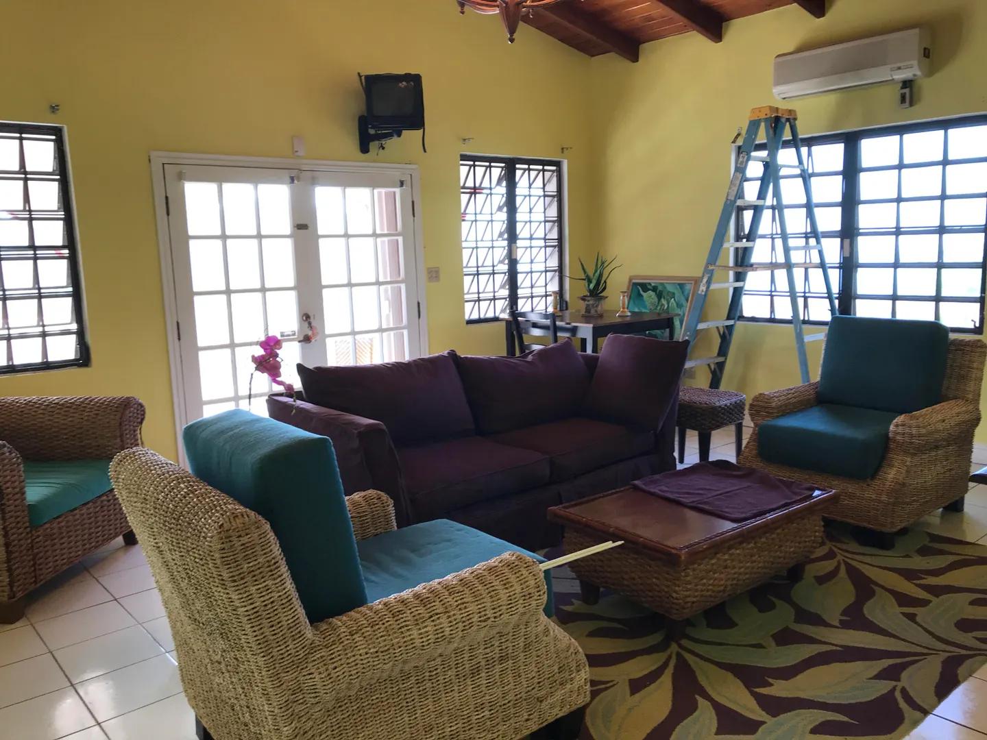 7 Beds 4 Baths 5,000 Sqft Home — photo 1