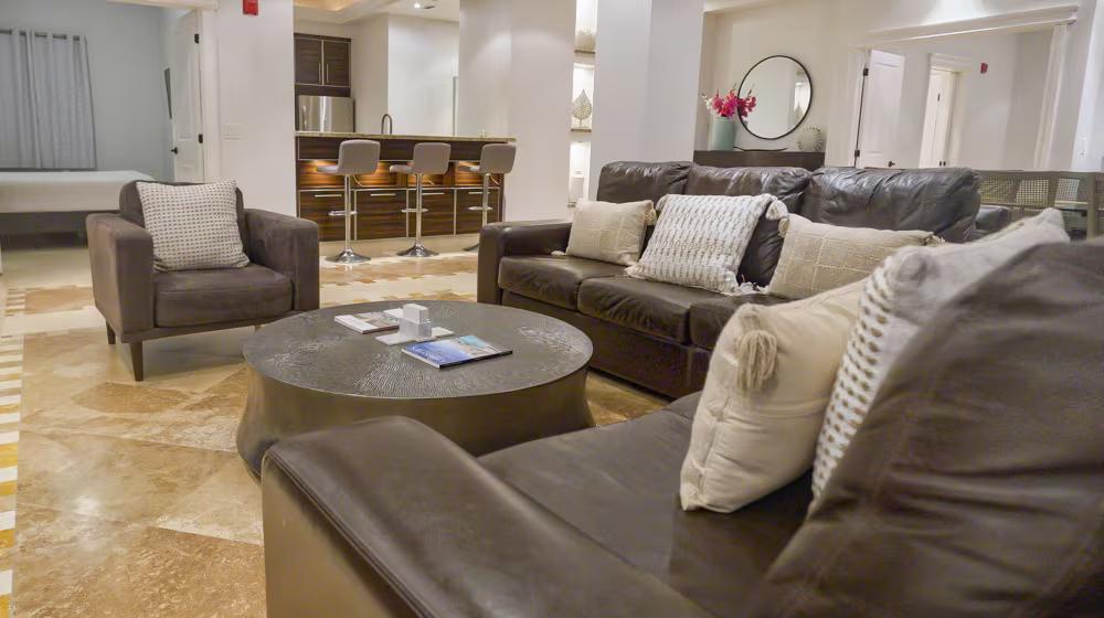 The Atrium – 4BR Penthouse at Leeward Beach — photo 5