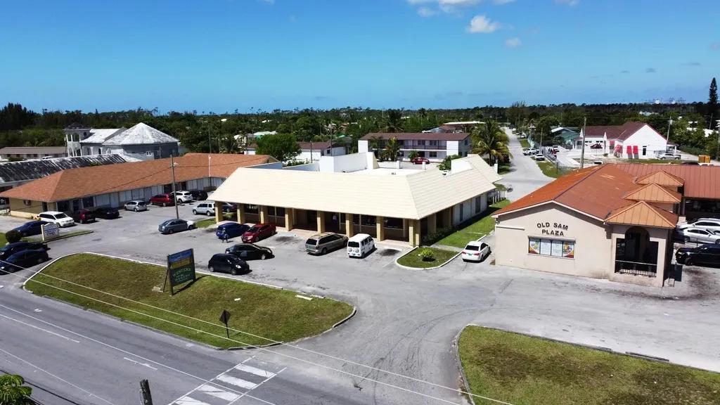 Commercial building in Freeport, Grand Bahama — photo 1