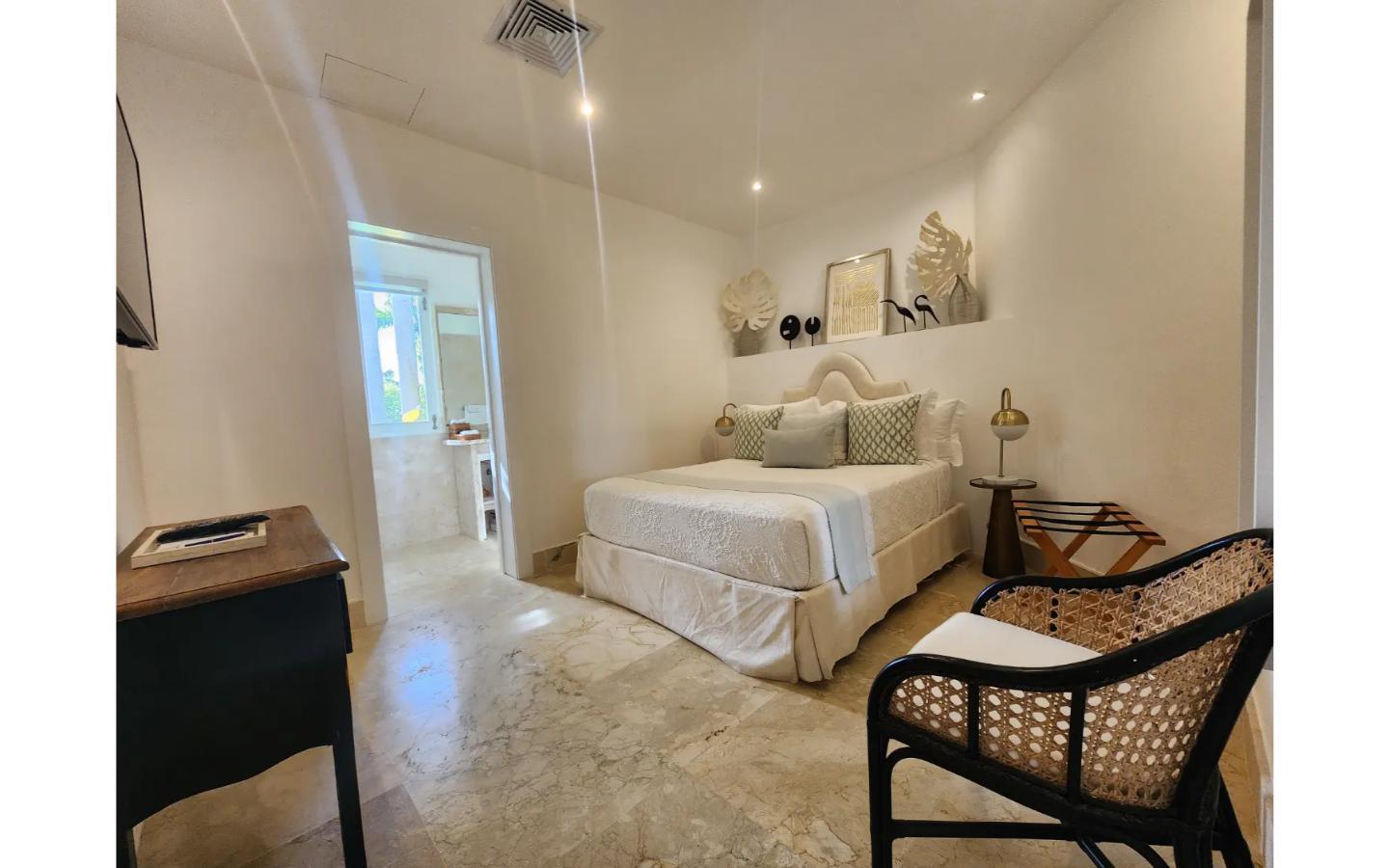 Id-3005 Eight Bedroom Villa For Sale In Punta Cana Resort & Club — photo 3