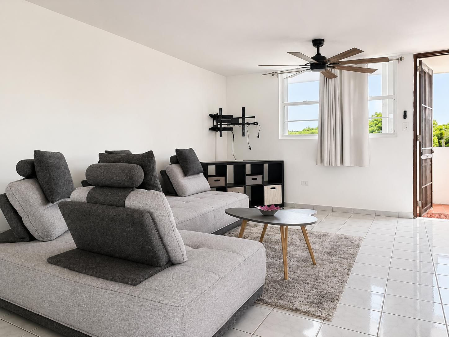 Renovated Three-Level Penthouse for Sale — photo 3