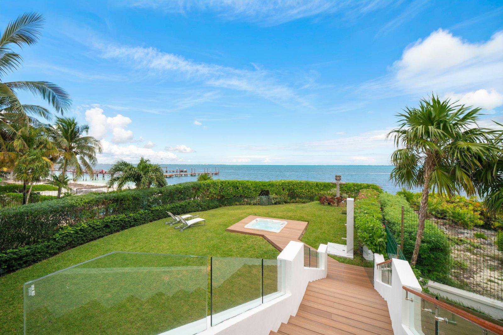 3-bedroom beachfront villa in Cancún, Mexico — photo 3