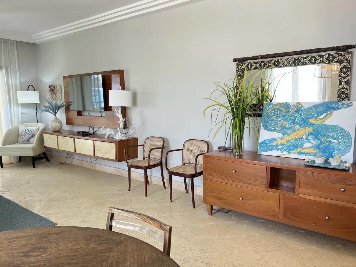 Charming 2-bedroom Condo With Marina Views — photo 1