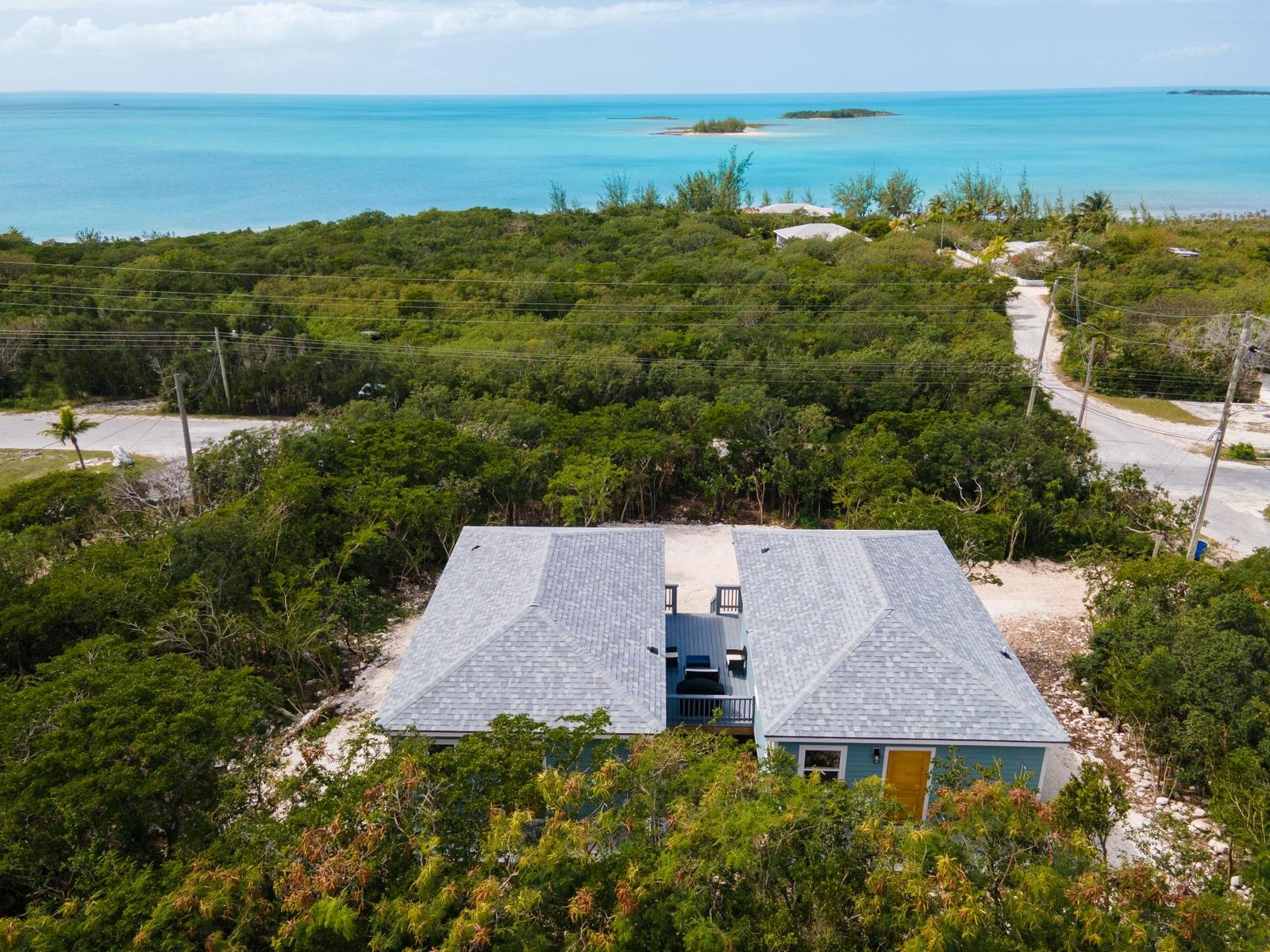 2 Bedroom Apartment for sale on Queens Highway, Long Island, The Bahamas — photo 2