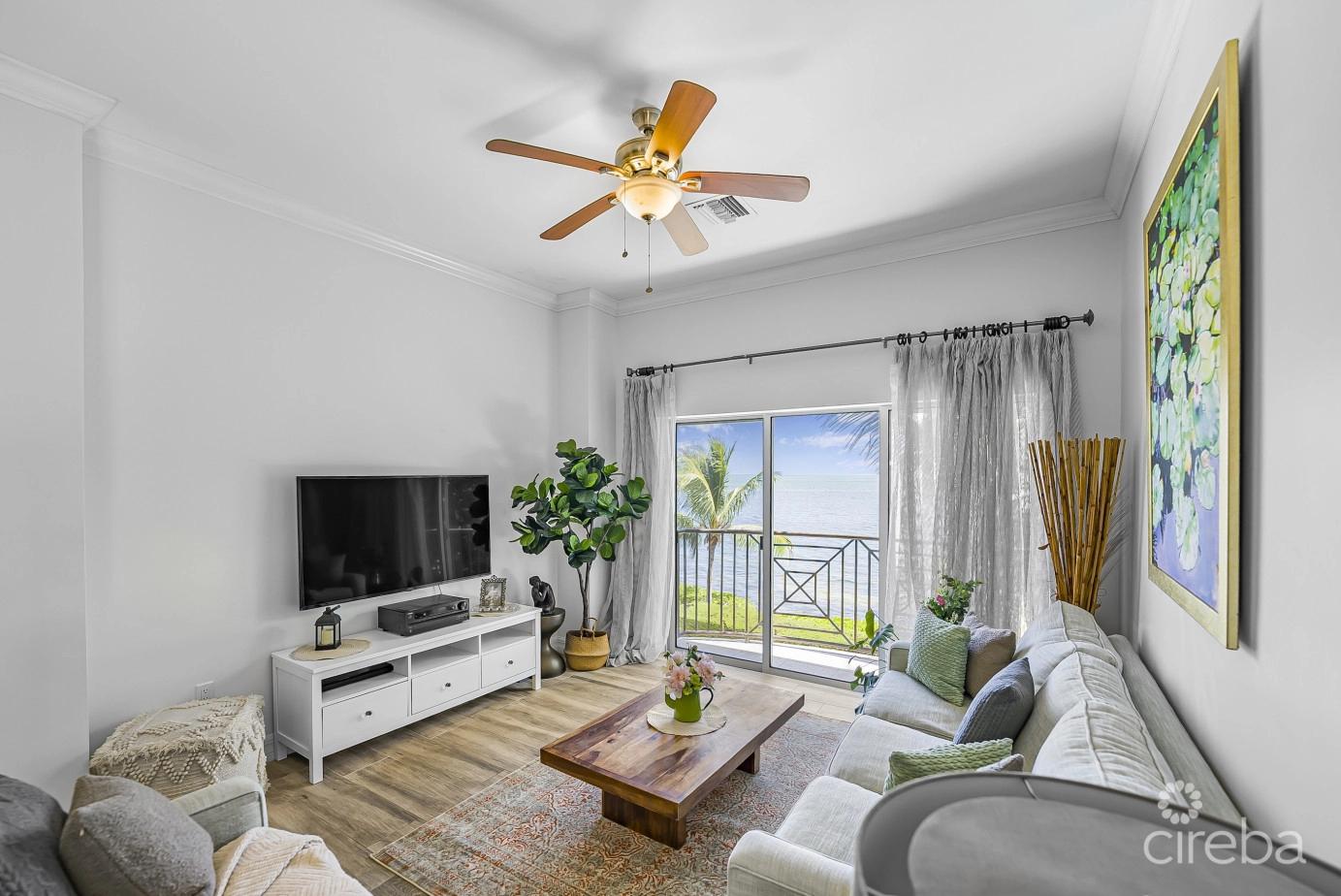 Harbour Point Oceanfront 3 Bed Plus Office — photo 4